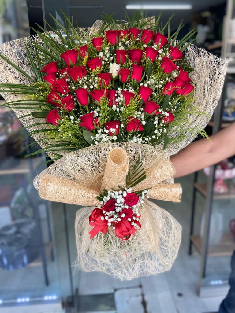 Abaka İle 41 Gül Buketi Kırmızı