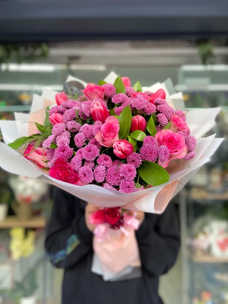 Lüks Pembe Anastasia ve Lale Buketi