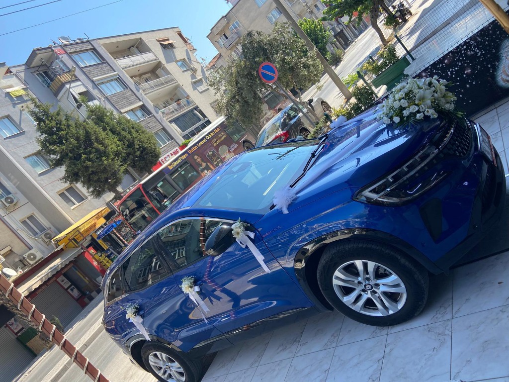 Beyaz Çiçekli Elit Gelin Arabası Süslemesi