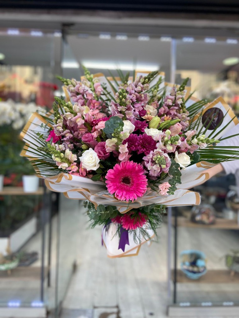 İthal Gül Anastasia Aslan Ağzı Gerbera Buketi