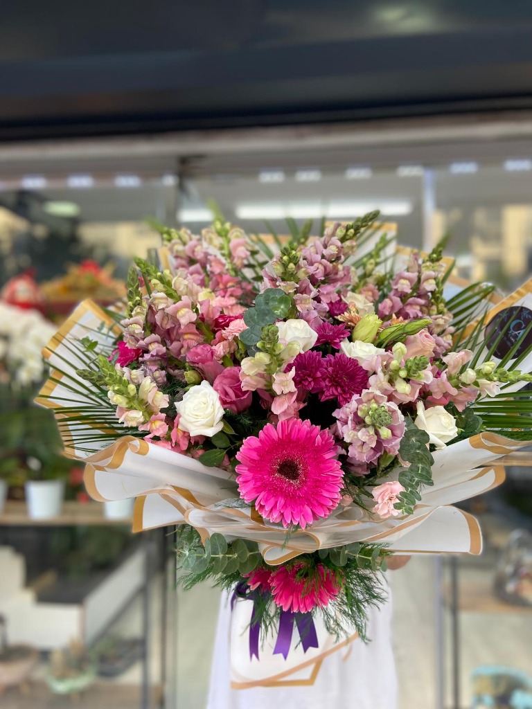 İthal Gül Anastasia Aslan Ağzı Gerbera Buketi